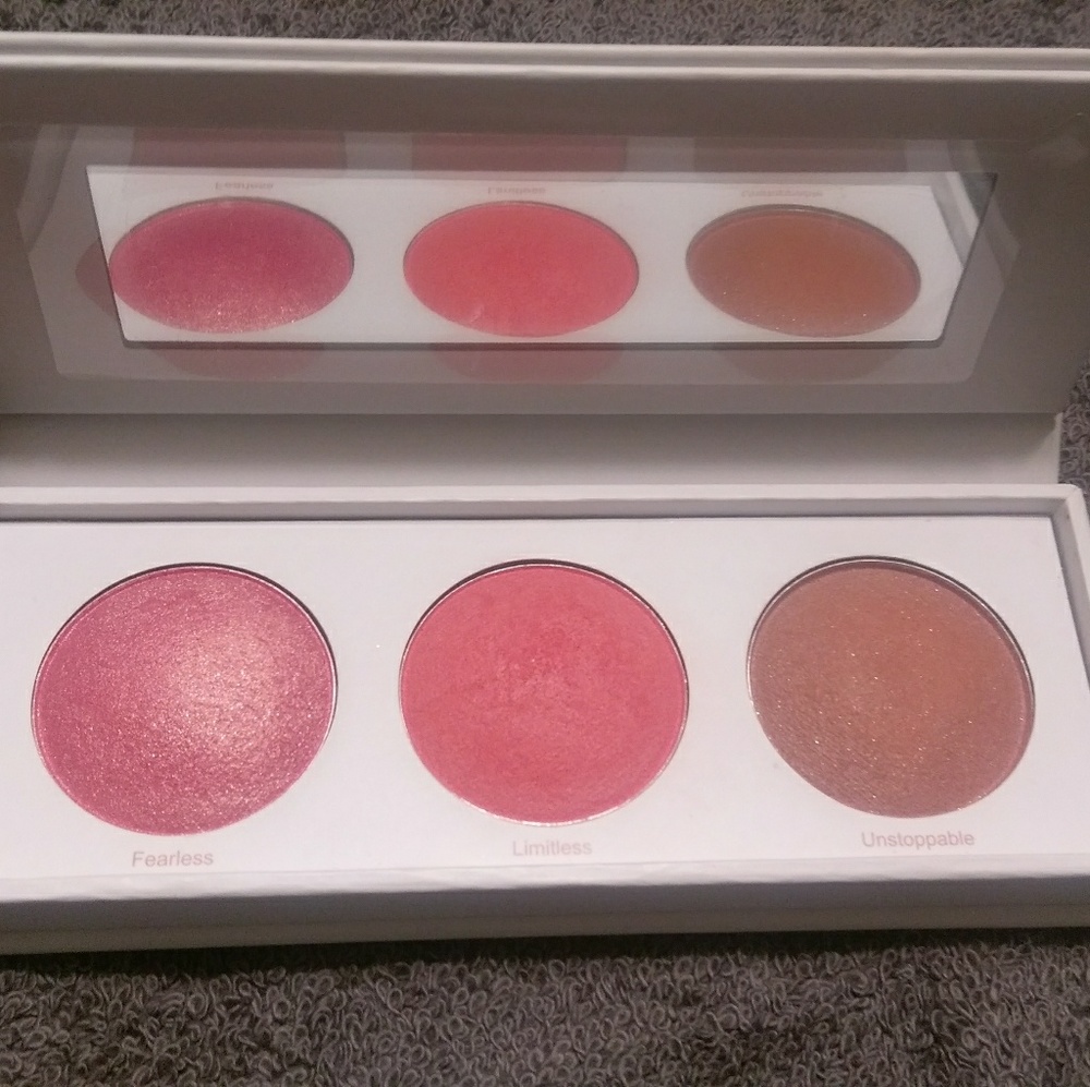 Realher Be Fearless, Be Limitless Blush Kit